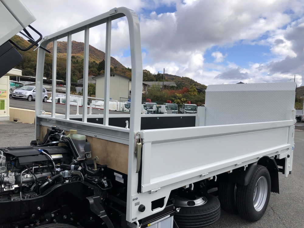 三菱 キャンター 2RG-FBA20(2WD)の写真24