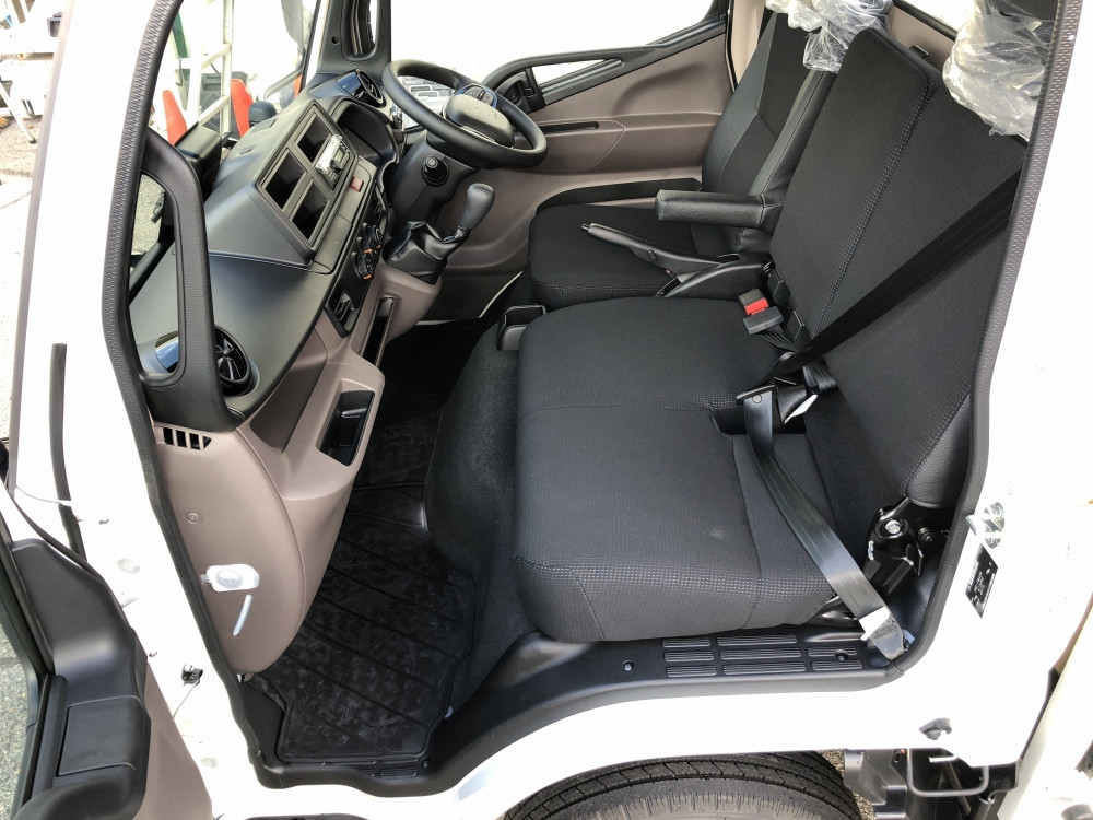 三菱 キャンター 2RG-FBA20(2WD)の写真35