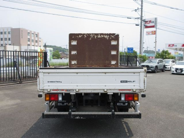 いすゞ エルフ TRG-NPR85AR(2WD)の写真8