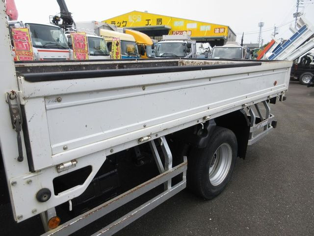 いすゞ エルフ TRG-NPR85AR(2WD)の写真11