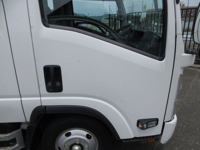 いすゞ エルフ TRG-NPR85AR(2WD)の写真21