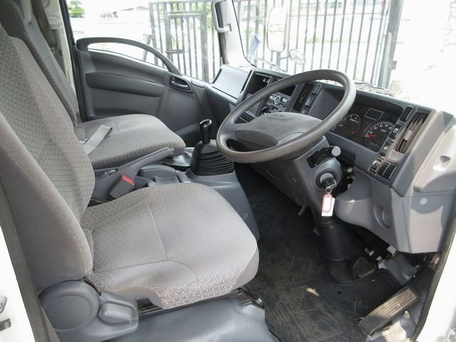 いすゞ エルフ TRG-NPR85AR(2WD)の写真31