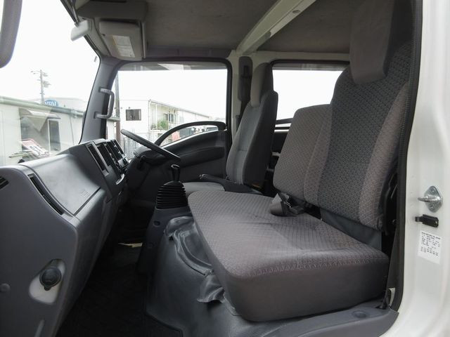 いすゞ エルフ TRG-NPR85AR(2WD)の写真32