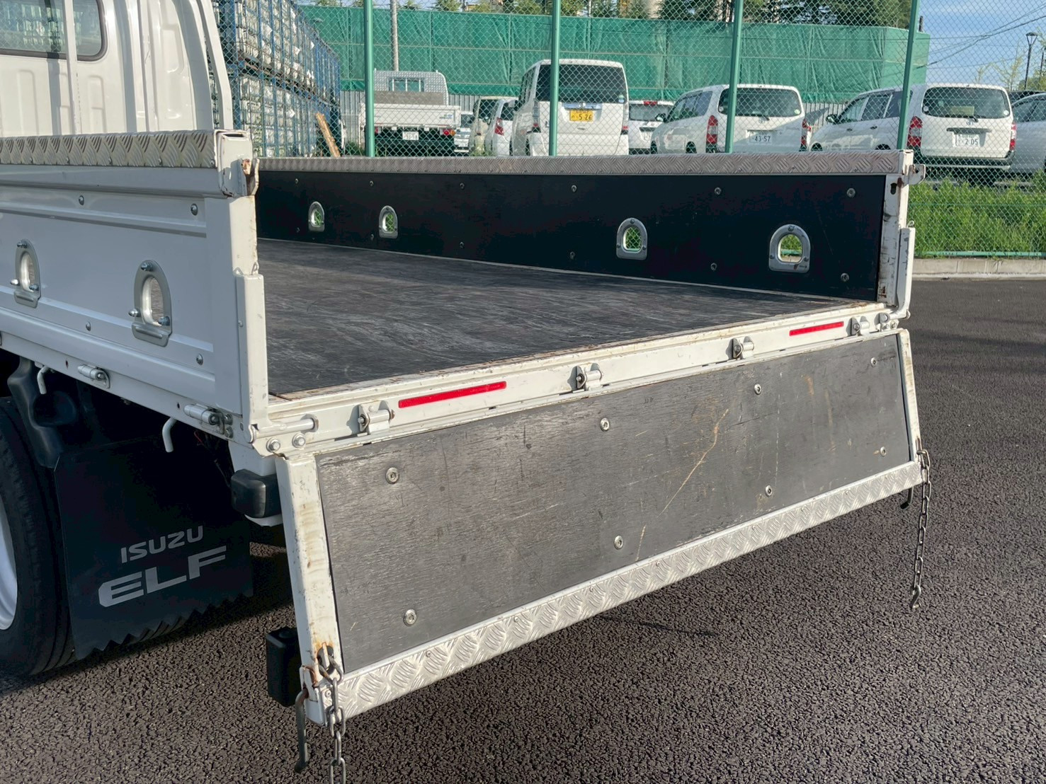 いすゞ エルフ 2RG-NMR88R(2WD)の写真14