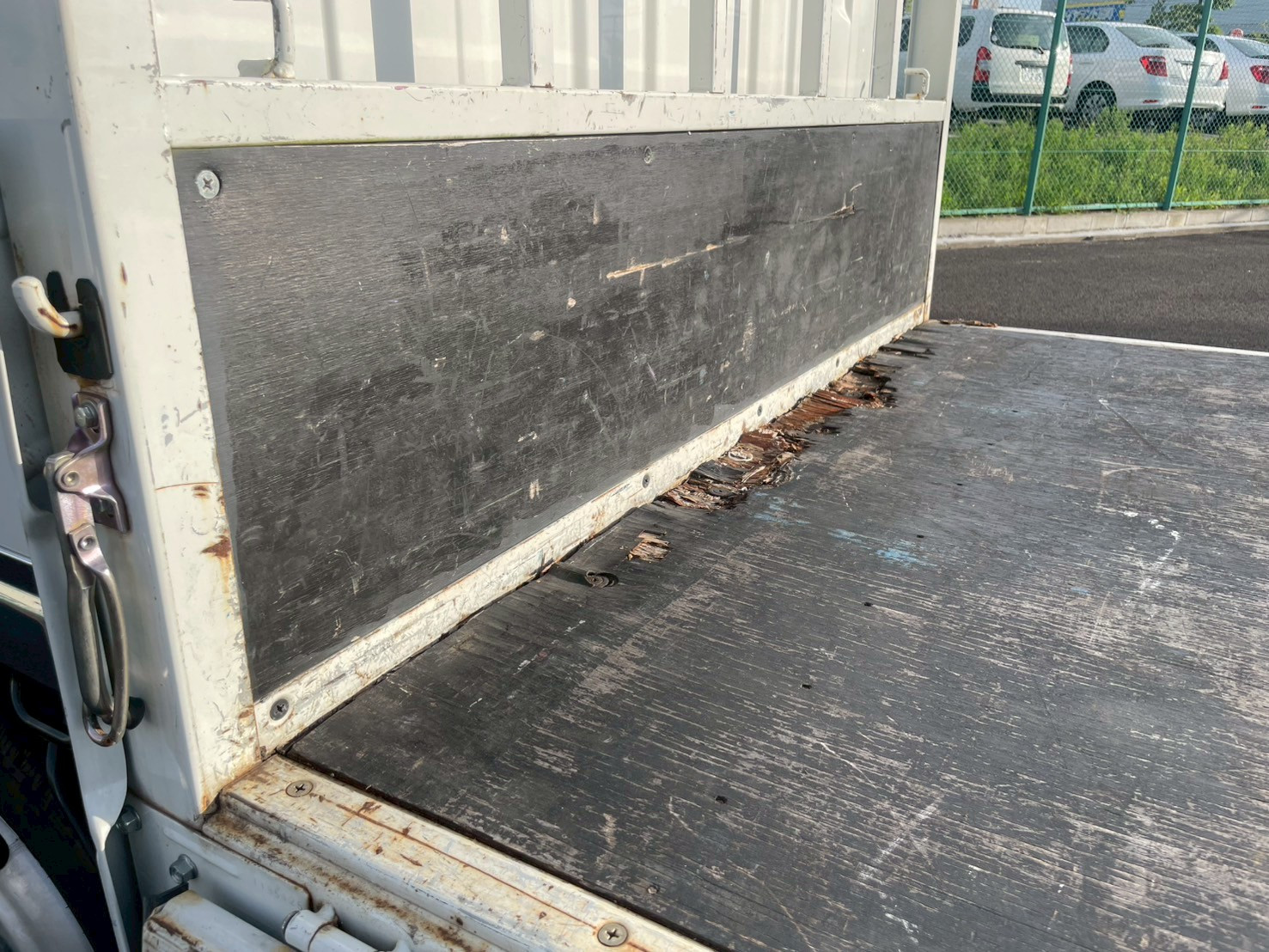 いすゞ エルフ 2RG-NMR88R(2WD)の写真17