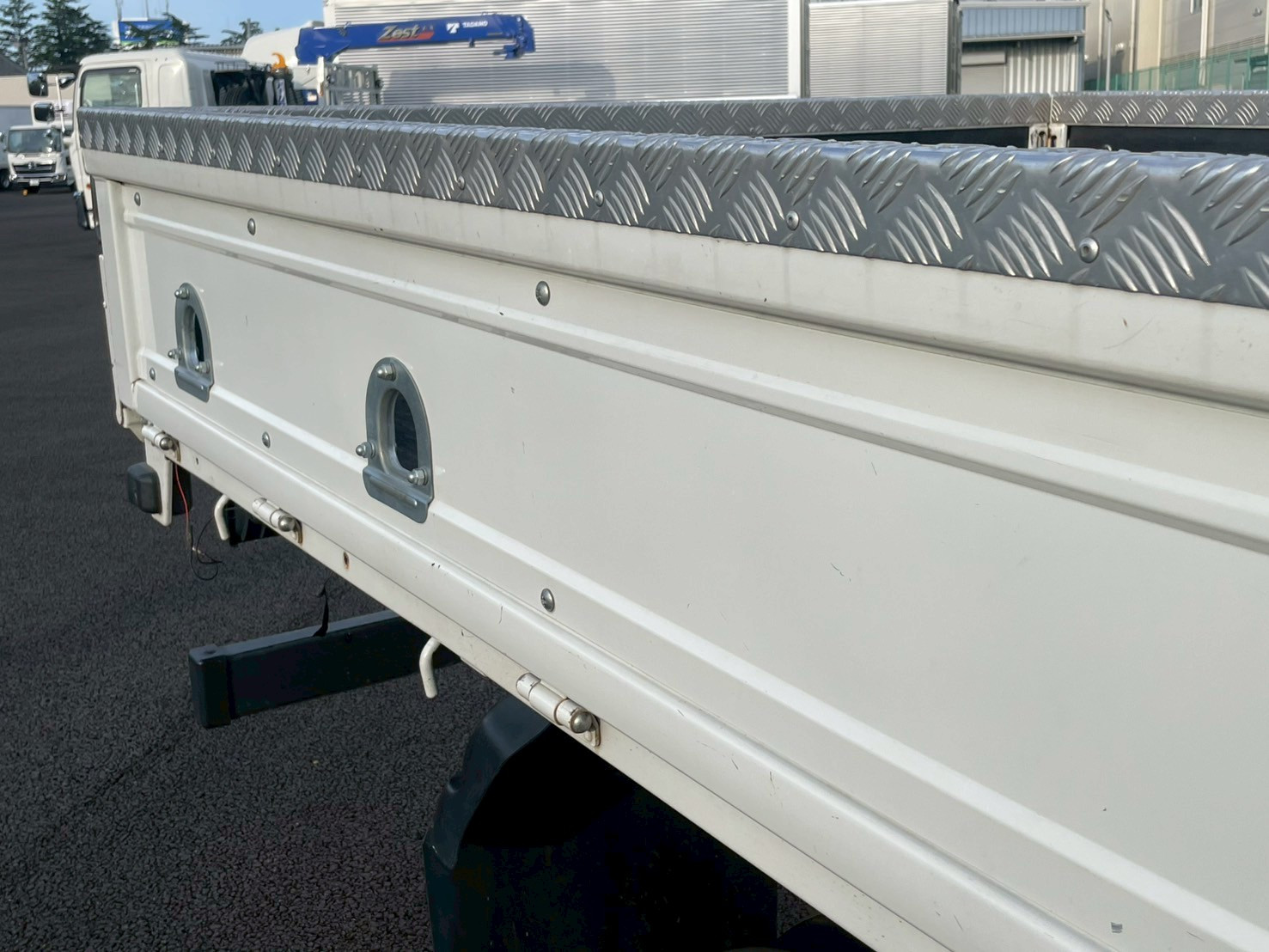 いすゞ エルフ 2RG-NMR88R(2WD)の写真22