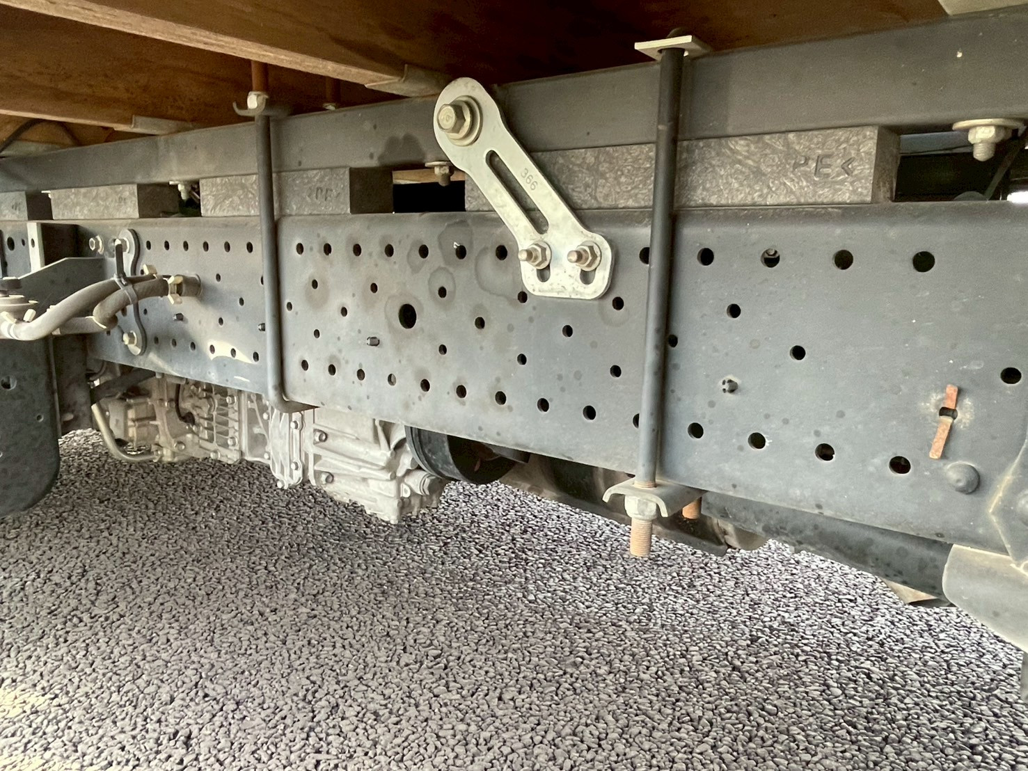 いすゞ エルフ 2RG-NMR88R(2WD)の写真28