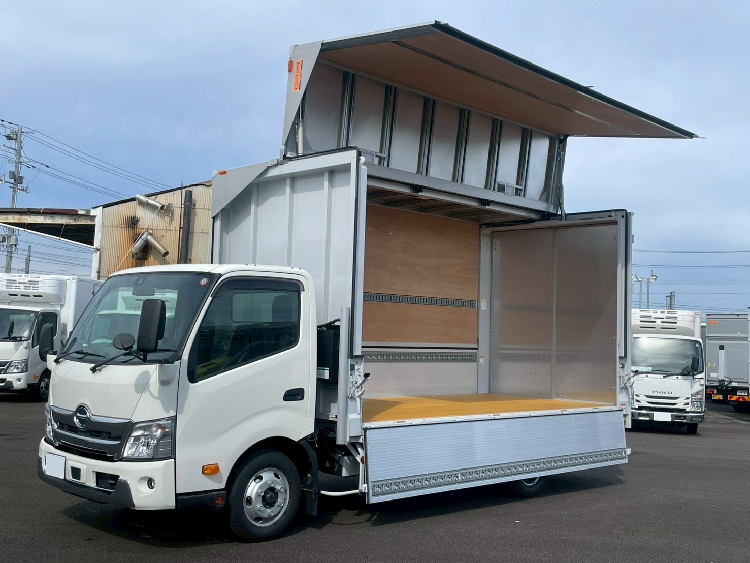 日野 デュトロ 2KG-XZU712M(2WD)の写真1