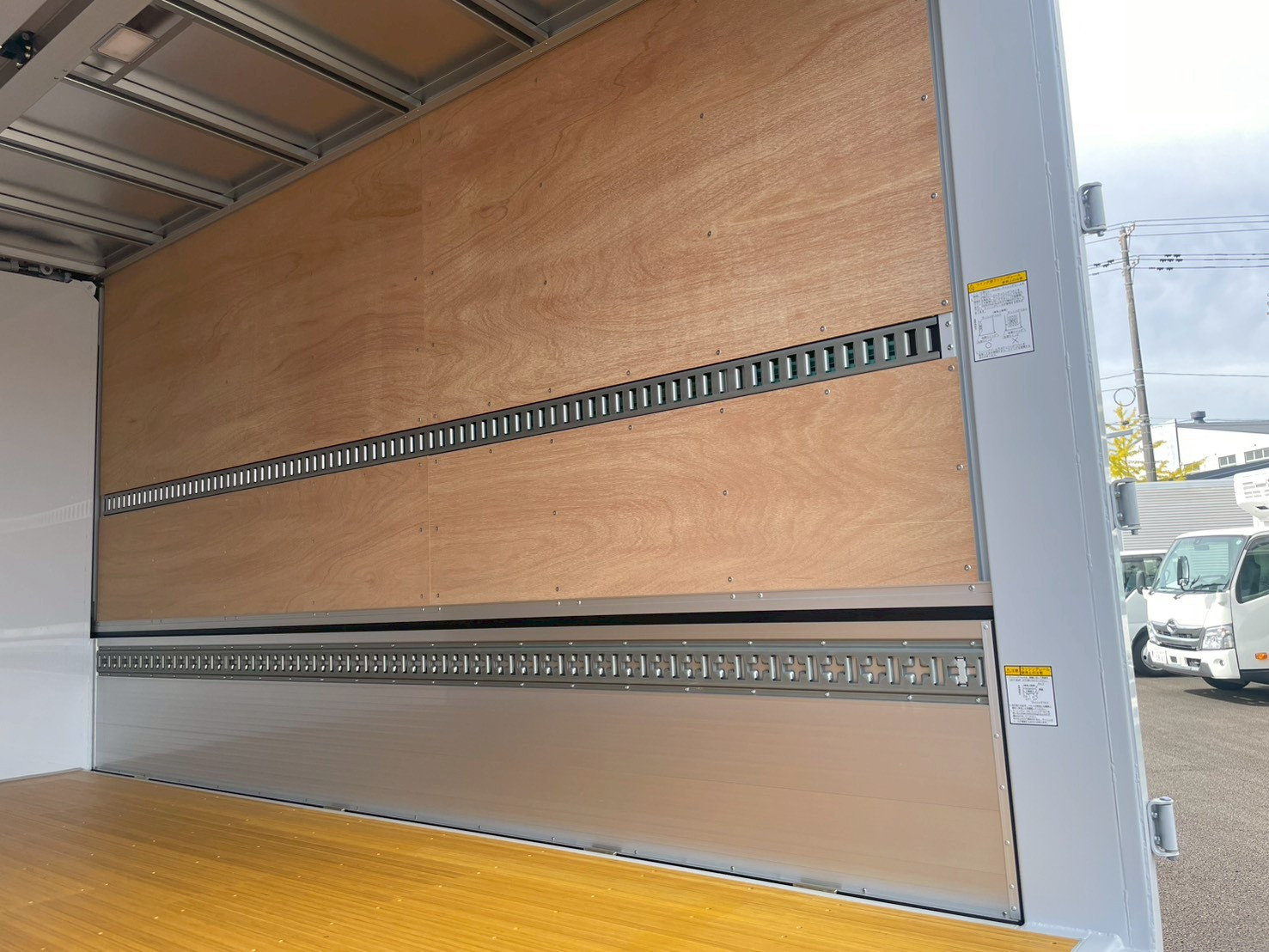 日野 デュトロ 2KG-XZU712M(2WD)の写真13