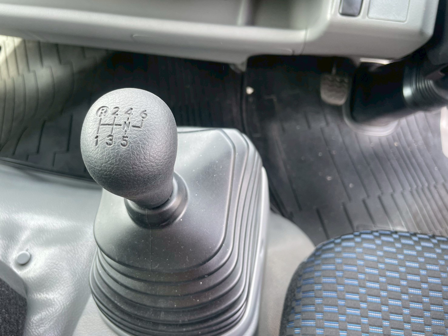 日野 デュトロ 2KG-XZU712M(2WD)の写真31