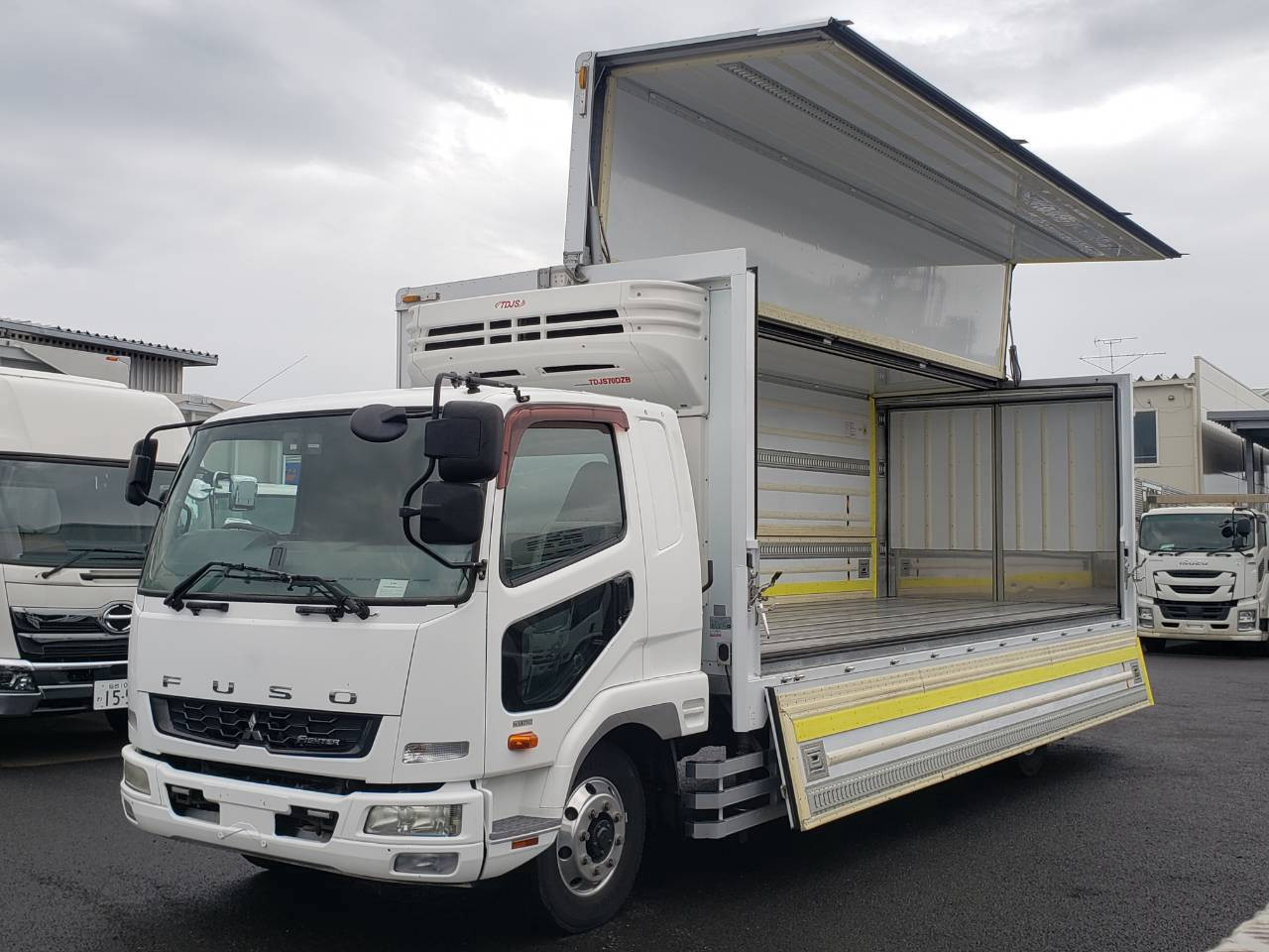三菱 ファイター QKG-FK65FZ(2WD)｜中古トラックなら【トラック市】