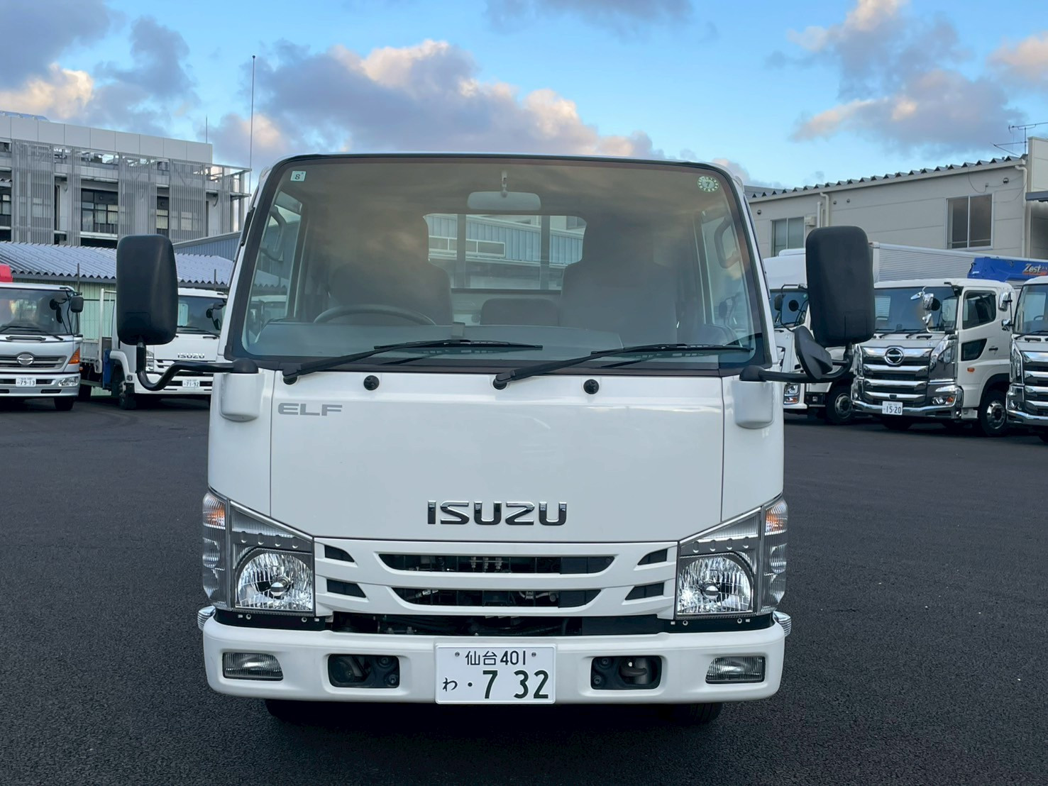 いすゞ エルフ TRG-NJR85A(2WD)の写真2