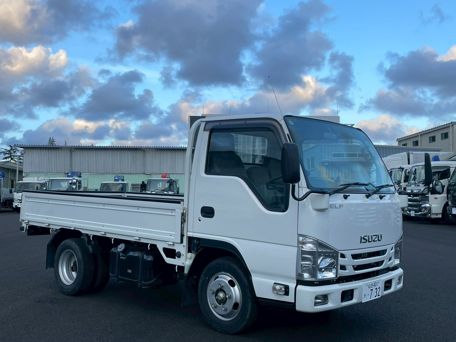 いすゞ エルフ TRG-NJR85A(2WD)の写真3