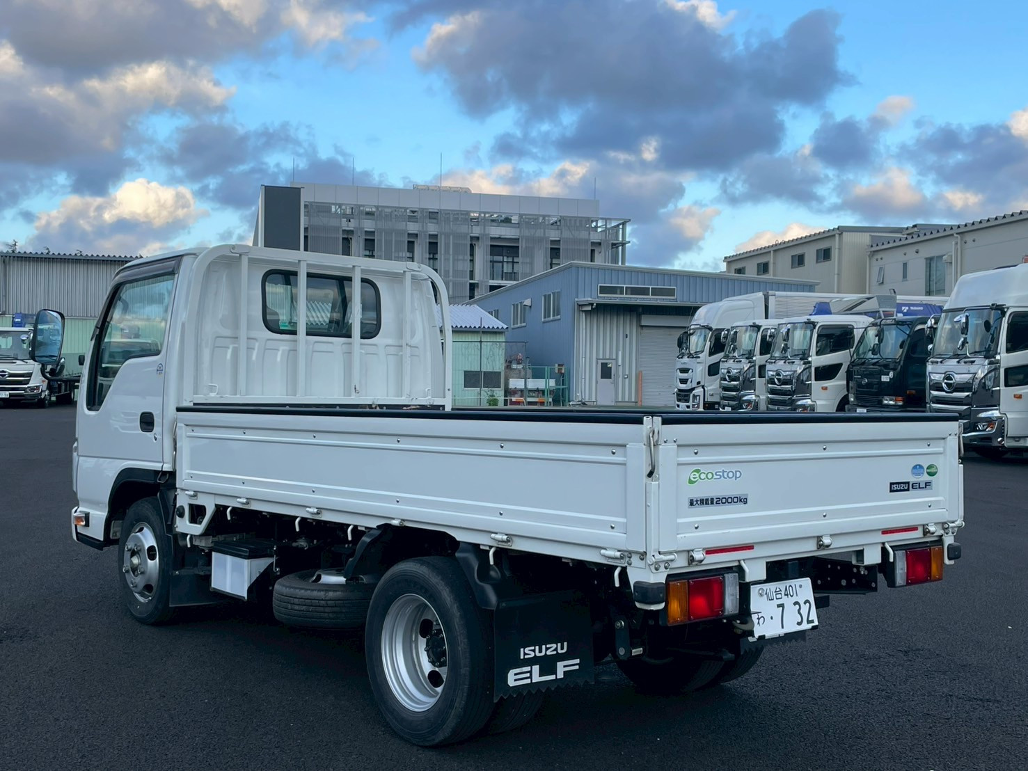 いすゞ エルフ TRG-NJR85A(2WD)の写真6