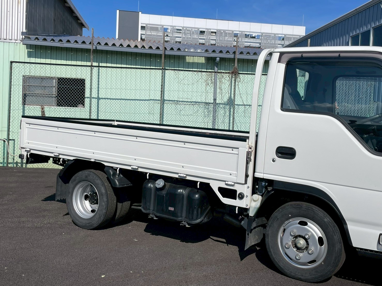 いすゞ エルフ TRG-NJR85A(2WD)の写真8