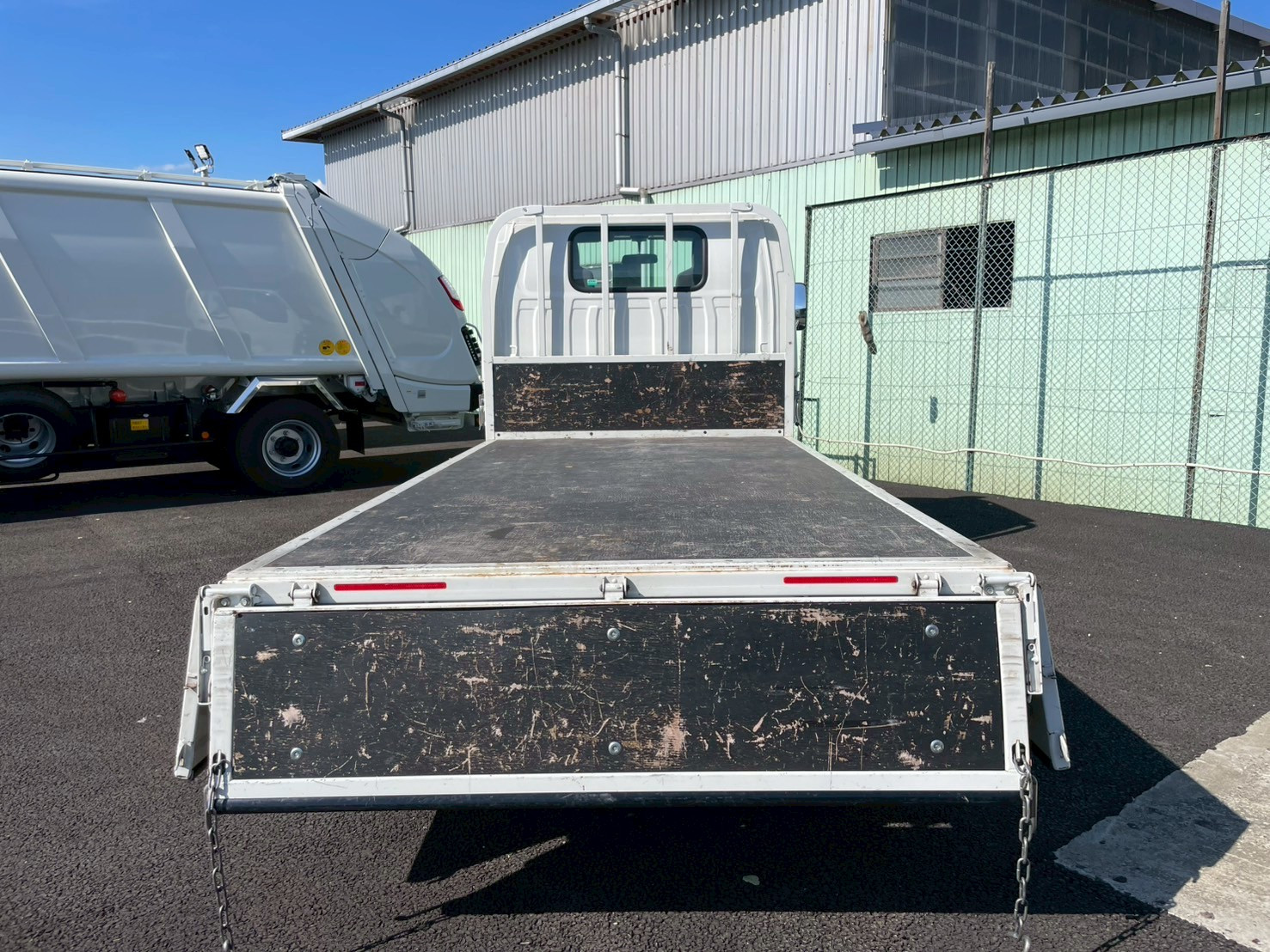 いすゞ エルフ TRG-NJR85A(2WD)の写真14