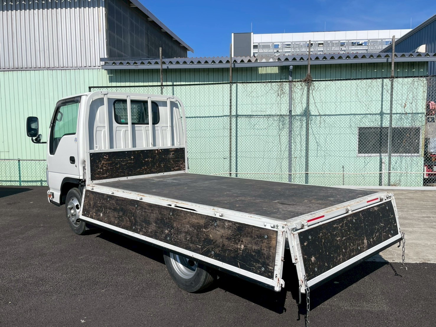 いすゞ エルフ TRG-NJR85A(2WD)の写真15