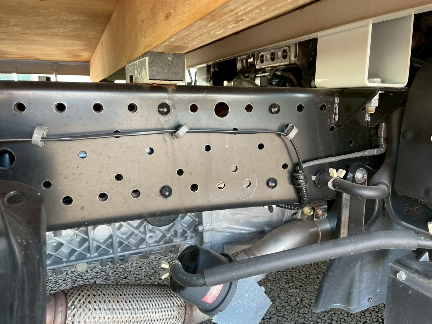 いすゞ エルフ TRG-NJR85A(2WD)の写真18