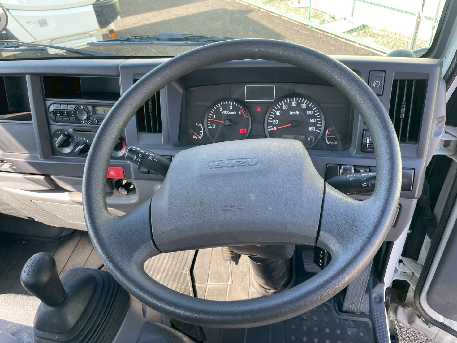 いすゞ エルフ TRG-NJR85A(2WD)の写真26