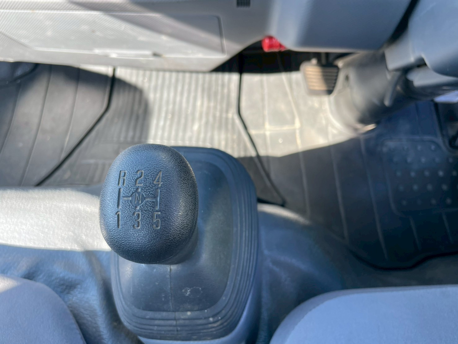 いすゞ エルフ TRG-NJR85A(2WD)の写真27