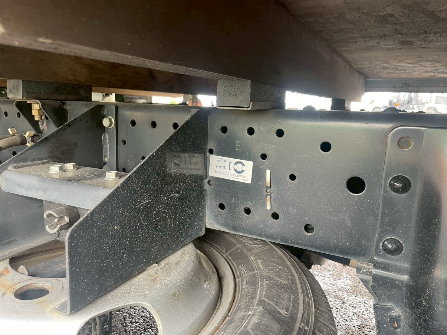 いすゞ エルフ 2RG-NJR88A(2WD)の写真23