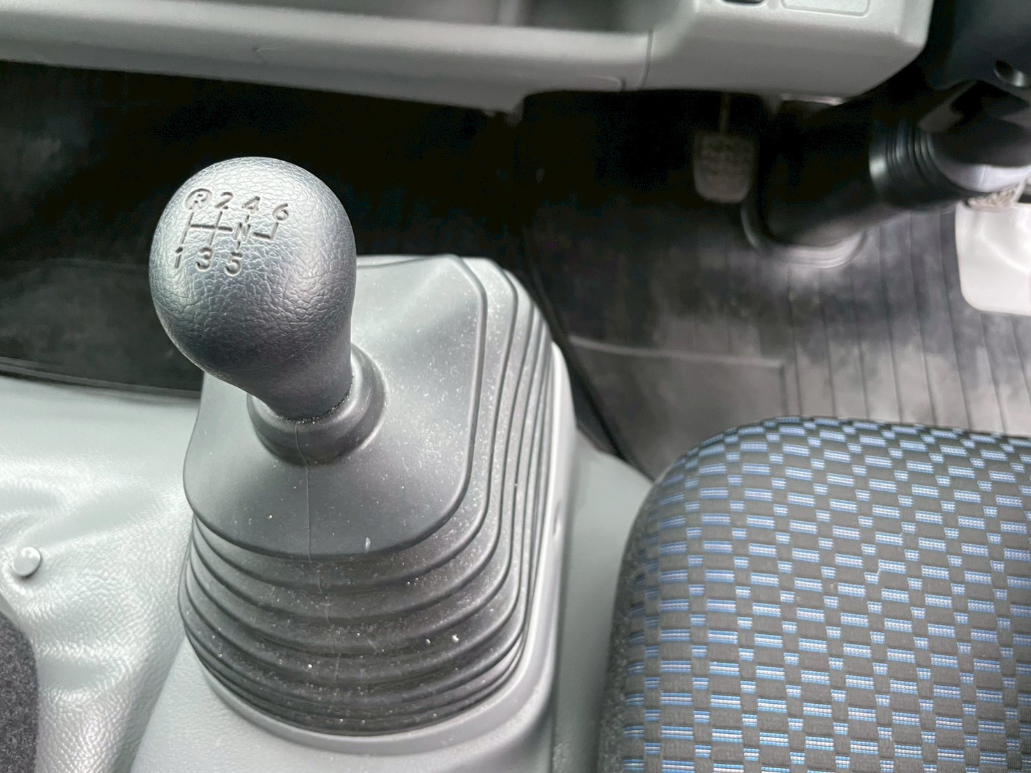 日野 デュトロ 2KG-XZU720M(2WD)の写真37