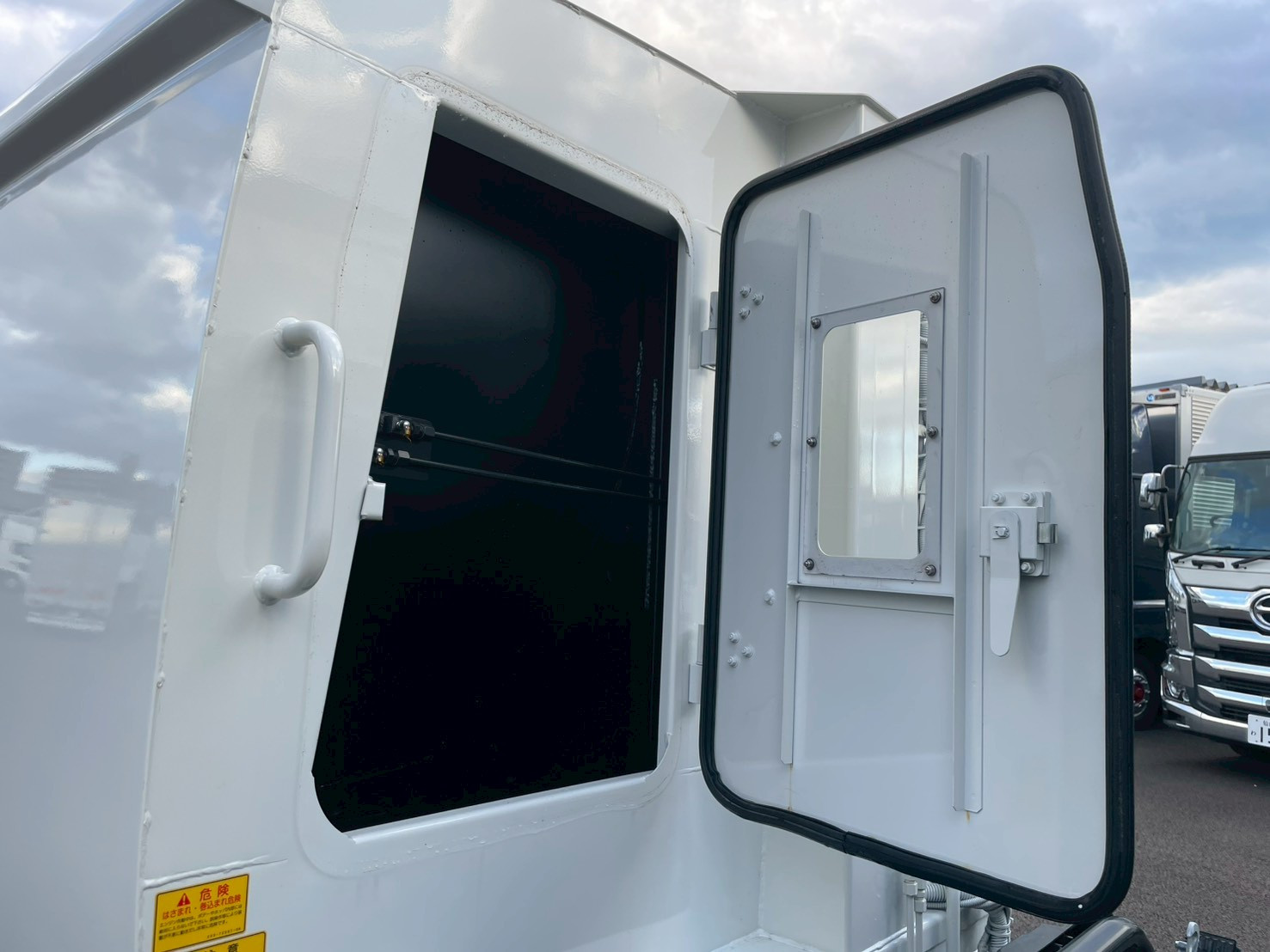 日野 デュトロ 2KG-XZU710M(2WD)の写真15