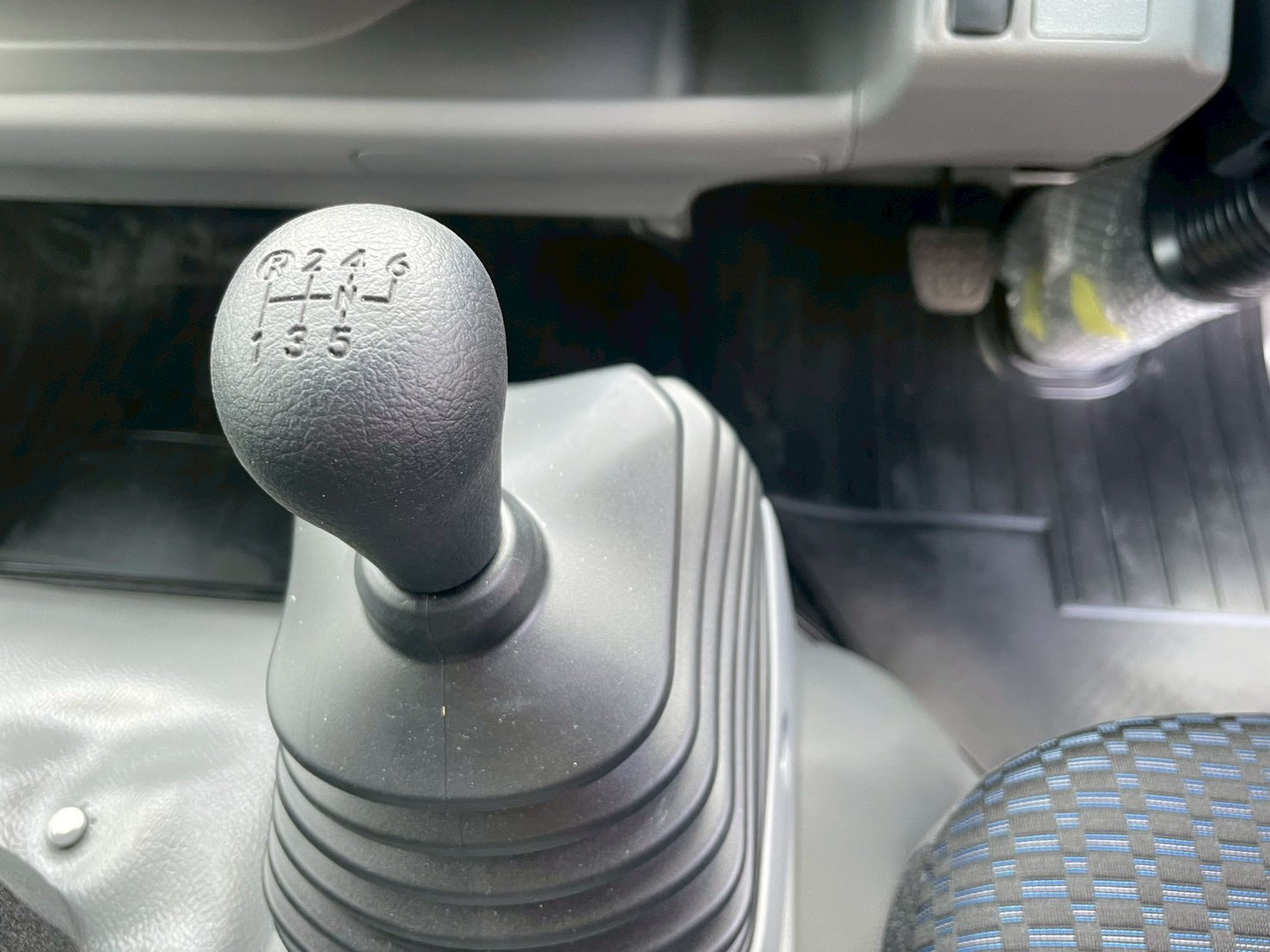 日野 デュトロ 2KG-XZU710M(2WD)の写真28