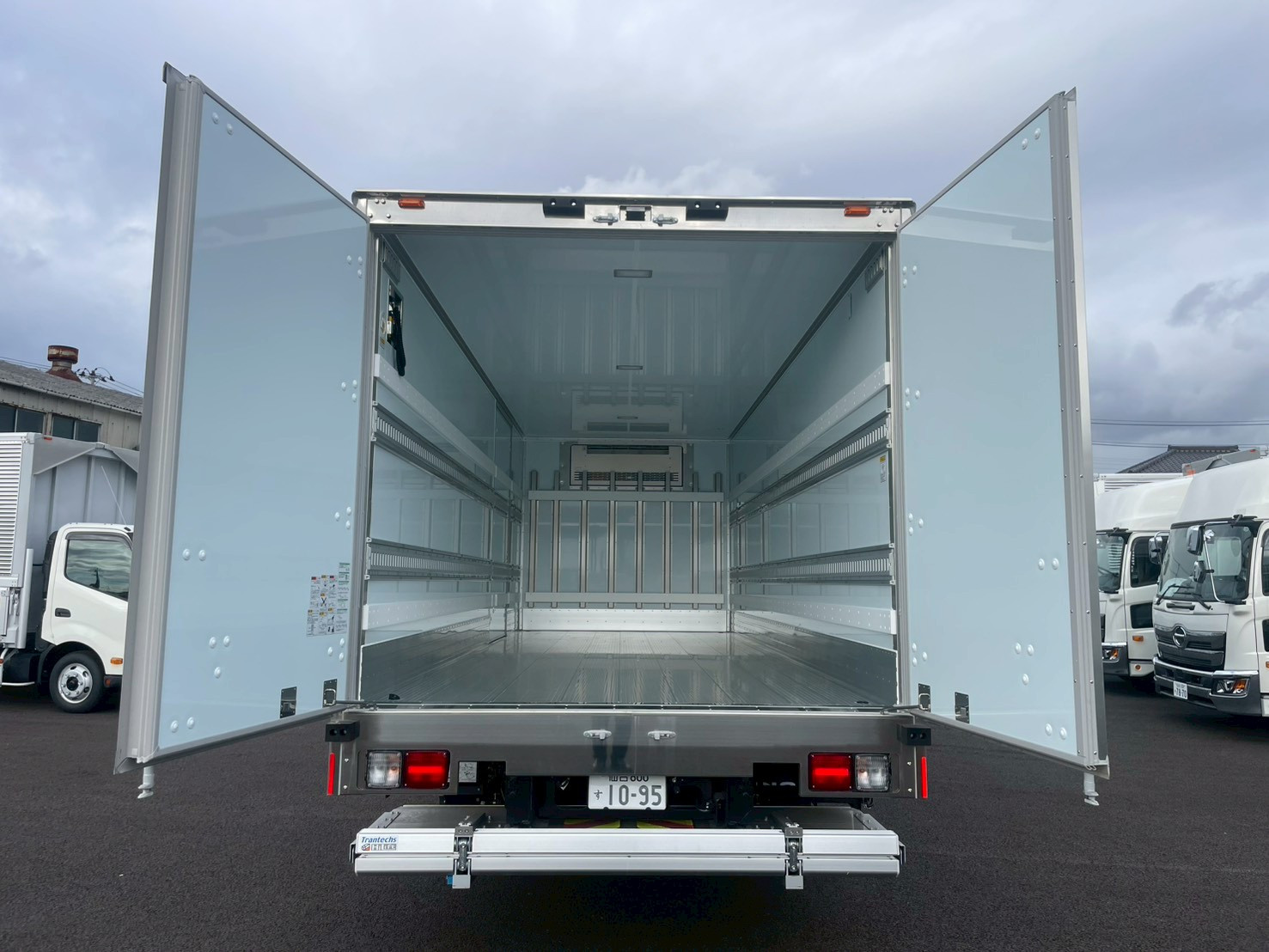 日野 レンジャー 2KG-FD2ABG(2WD)の写真10