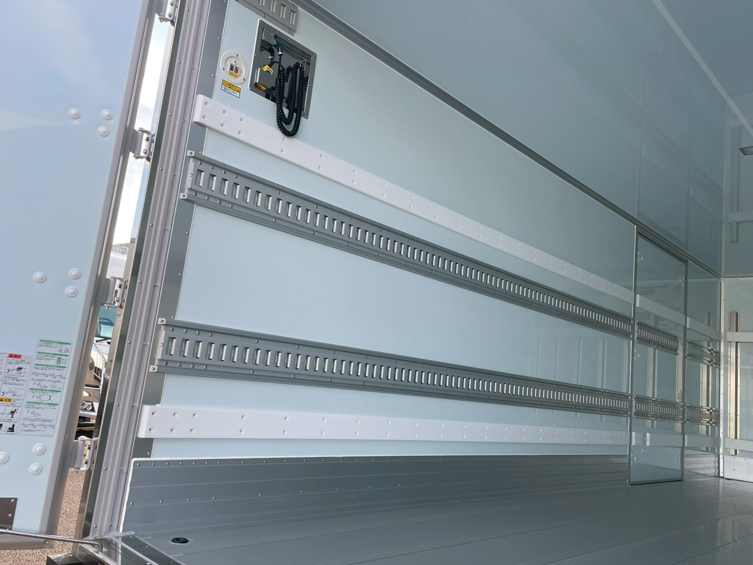 日野 レンジャー 2KG-FD2ABG(2WD)の写真11