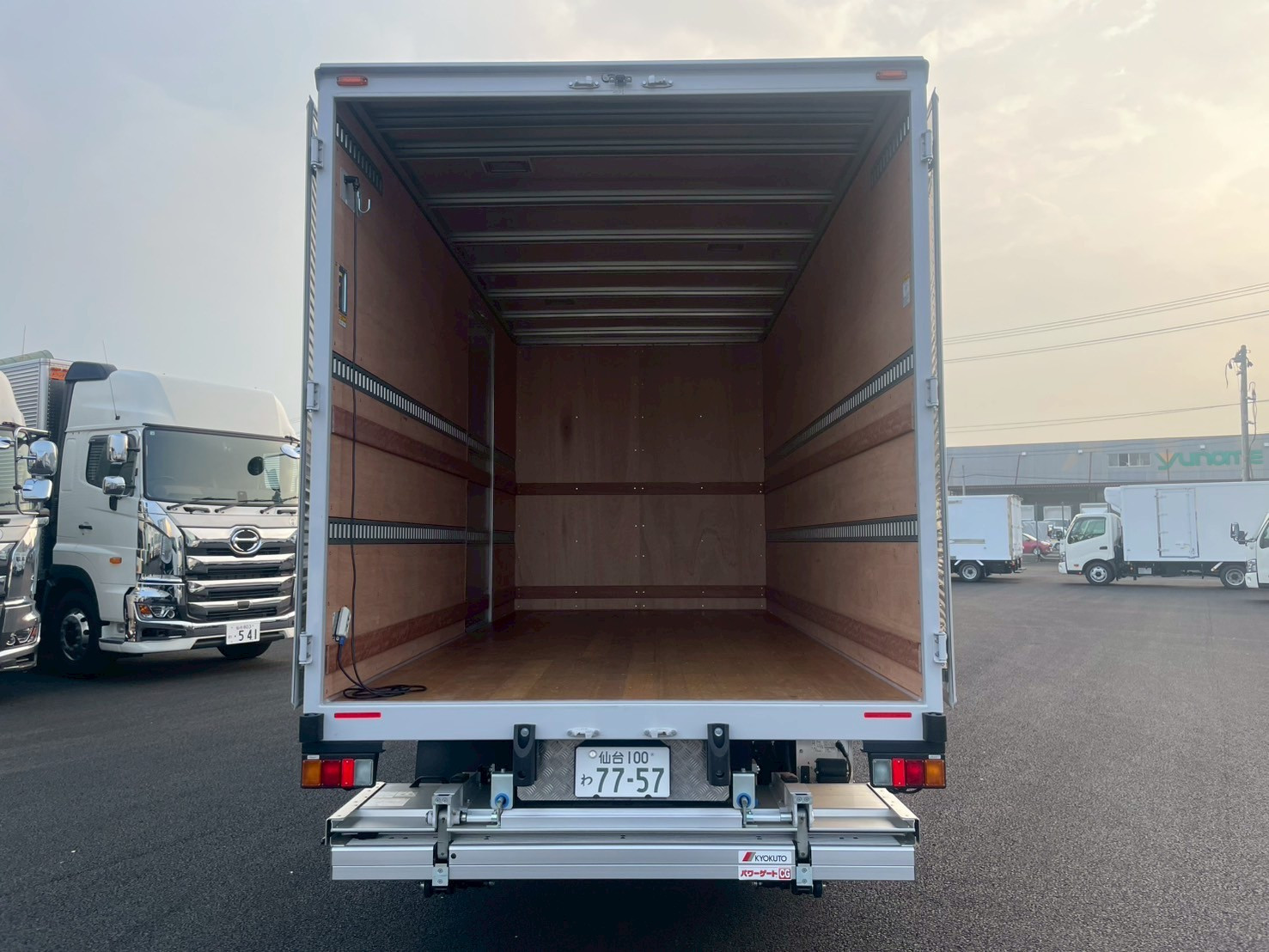 日野 デュトロ 2KG-XZU712M(2WD)の写真7