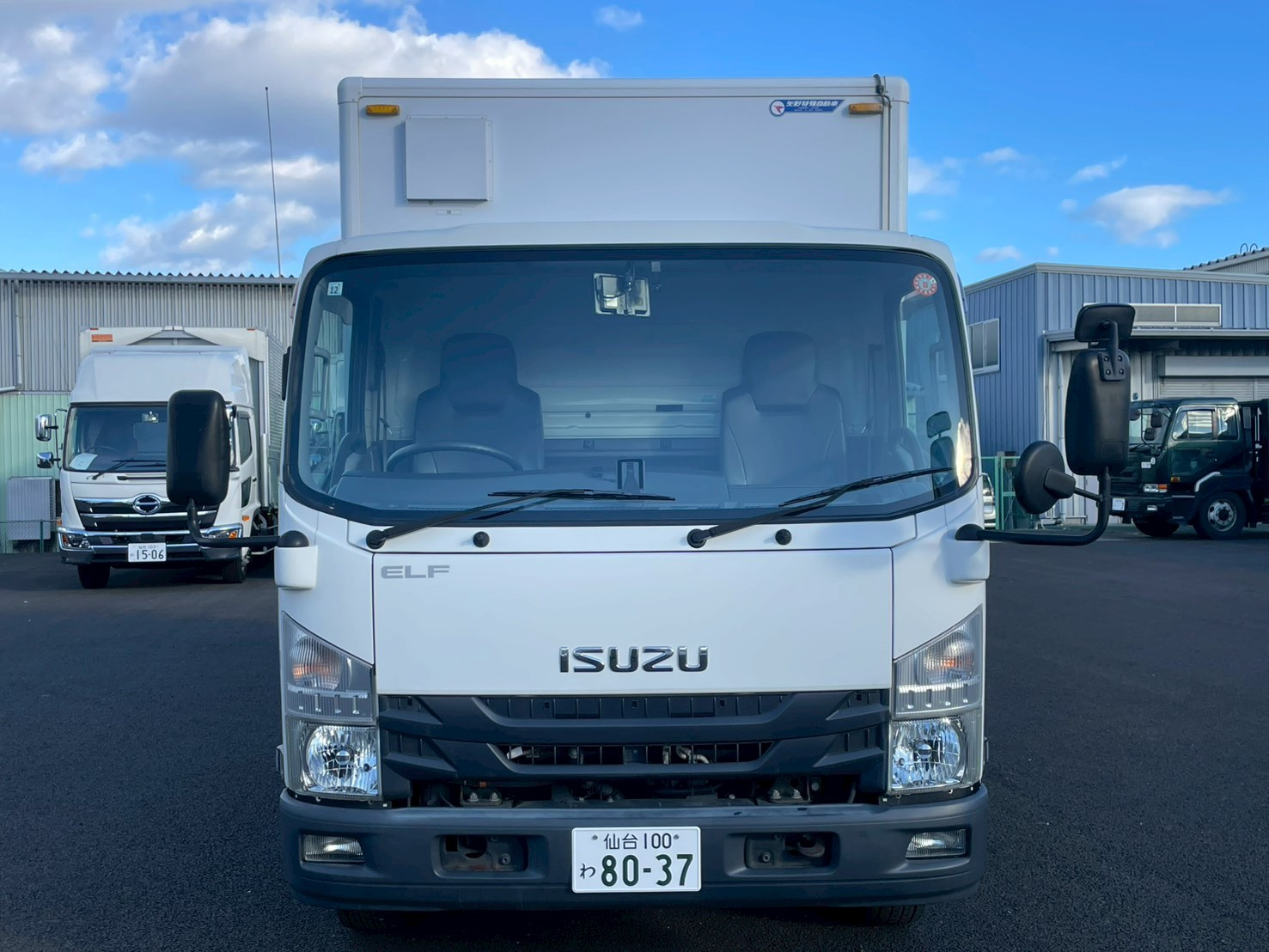 いすゞ エルフ 2RG-NPR88YN(2WD)の写真2