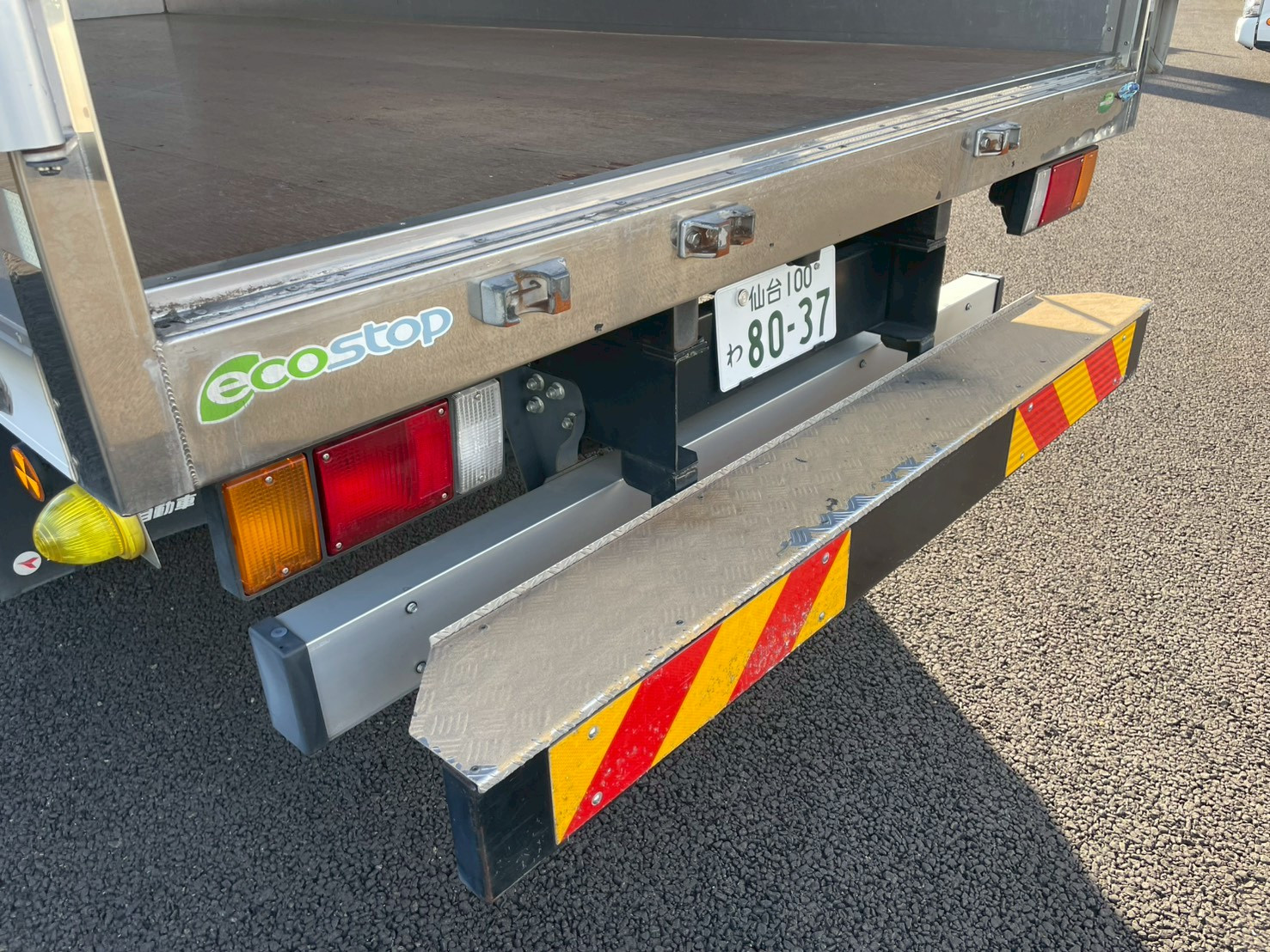 いすゞ エルフ 2RG-NPR88YN(2WD)の写真14