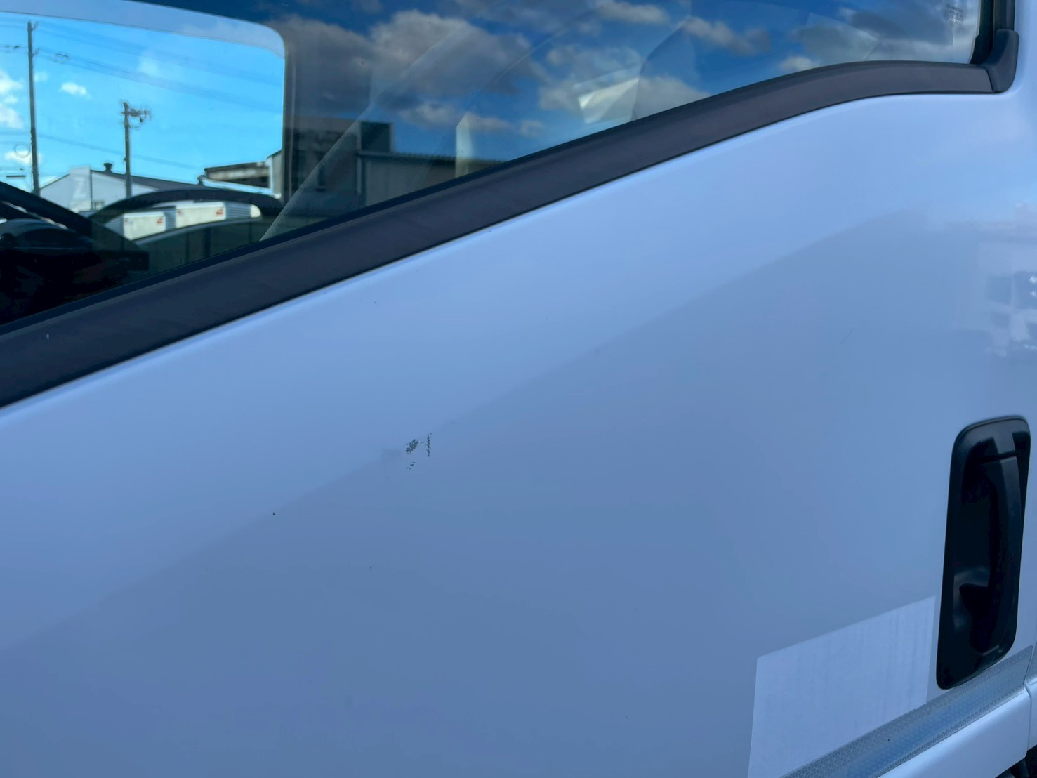 いすゞ エルフ 2RG-NPR88YN(2WD)の写真15