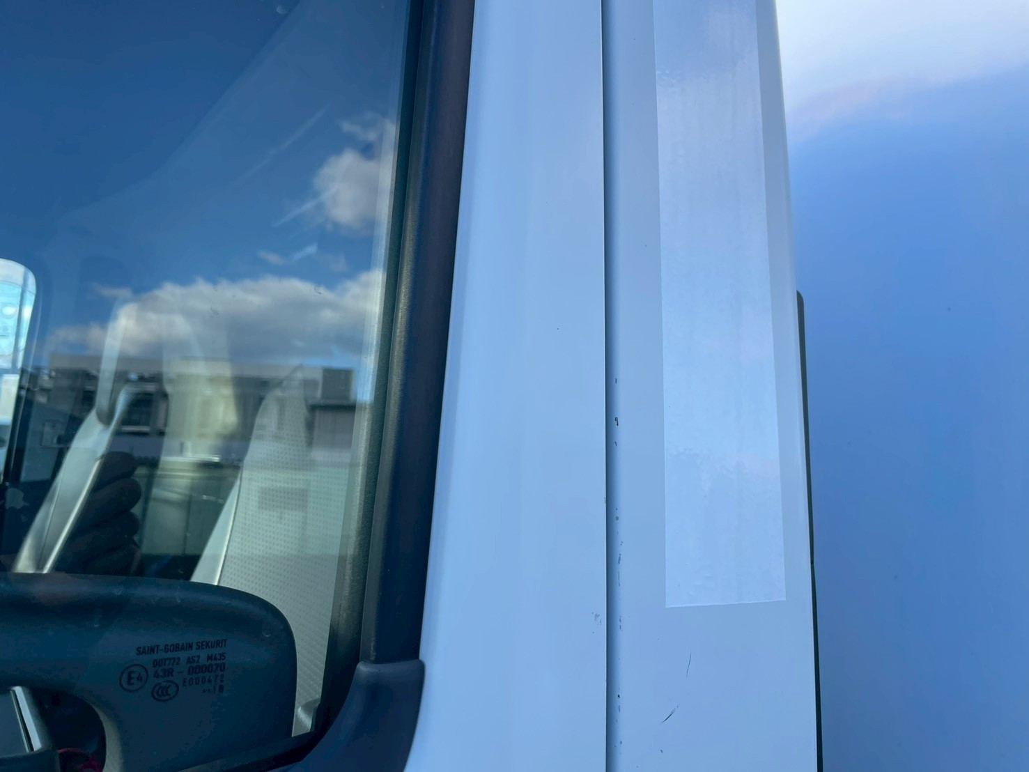 いすゞ エルフ 2RG-NPR88YN(2WD)の写真18