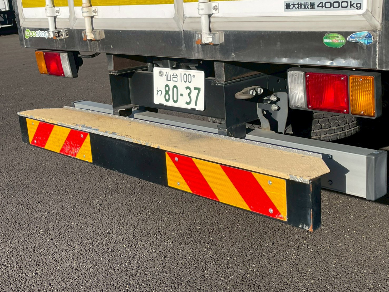 いすゞ エルフ 2RG-NPR88YN(2WD)の写真19