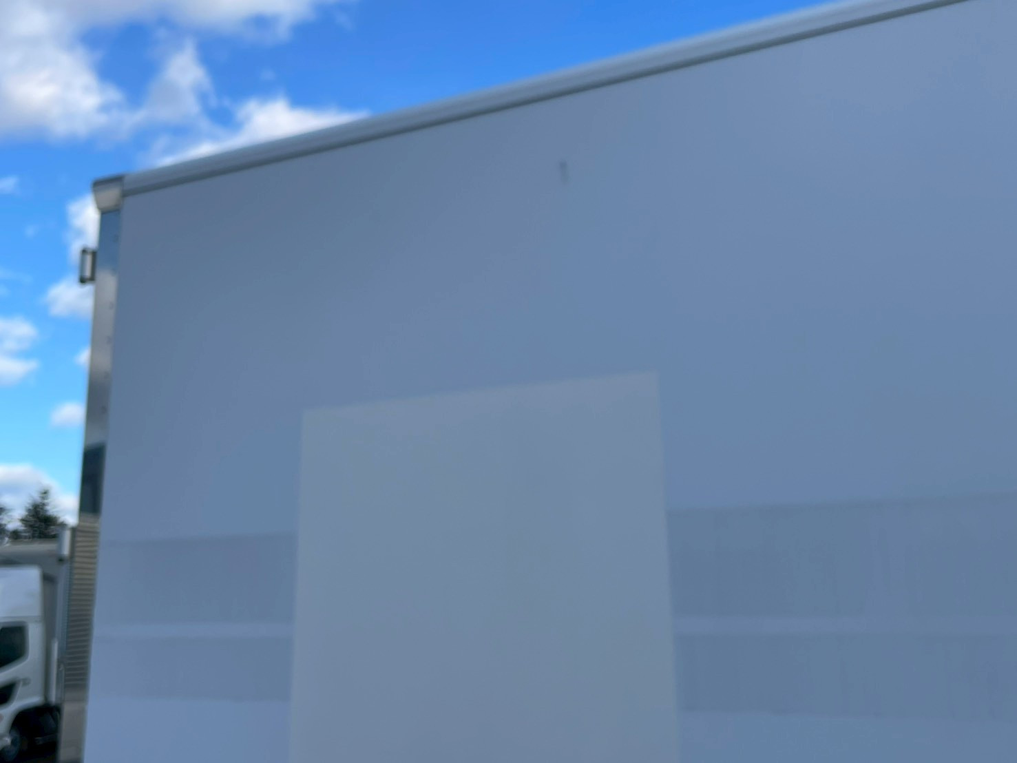 いすゞ エルフ 2RG-NPR88YN(2WD)の写真22