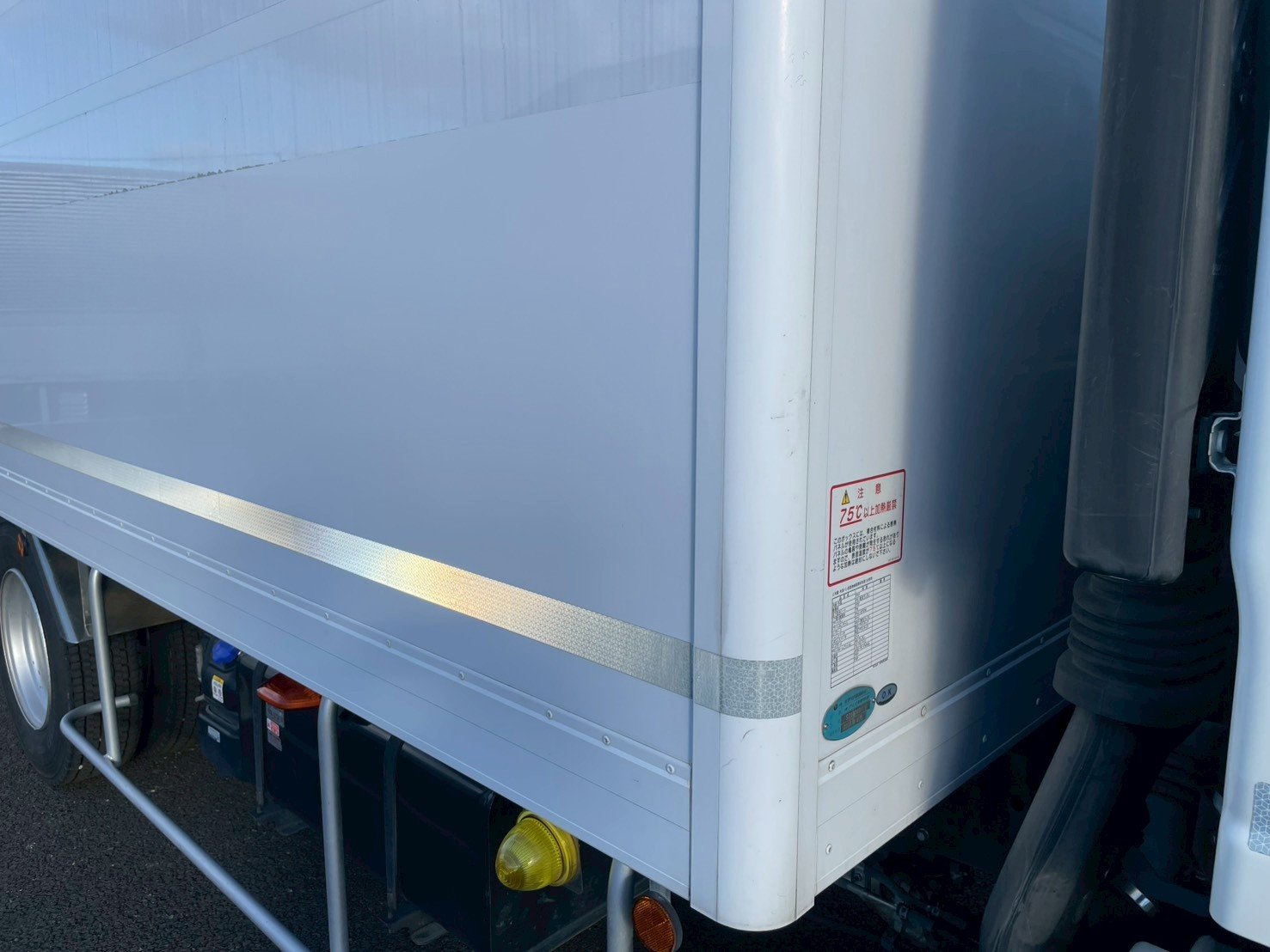 いすゞ エルフ 2RG-NPR88YN(2WD)の写真23