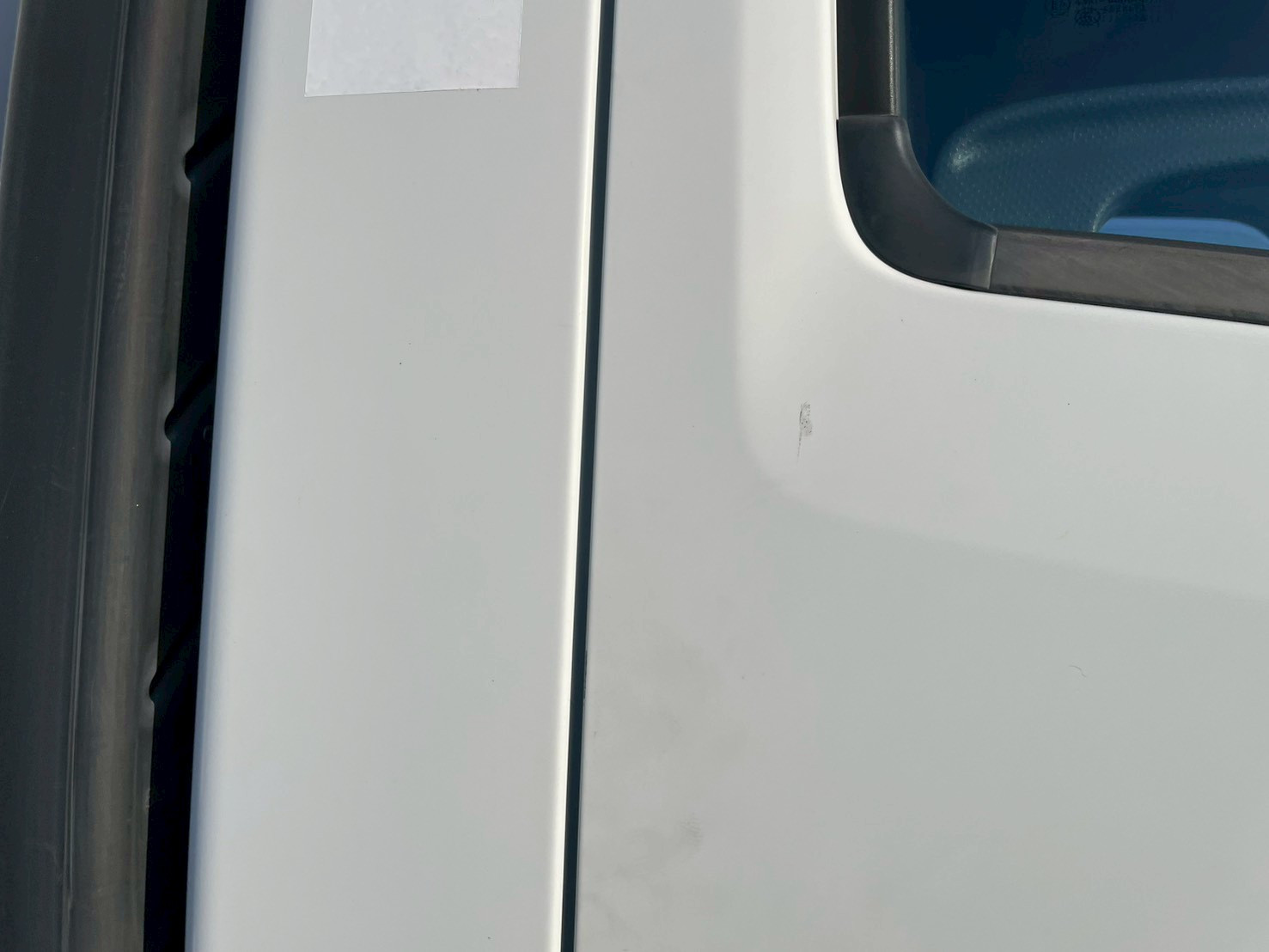 いすゞ エルフ 2RG-NPR88YN(2WD)の写真25