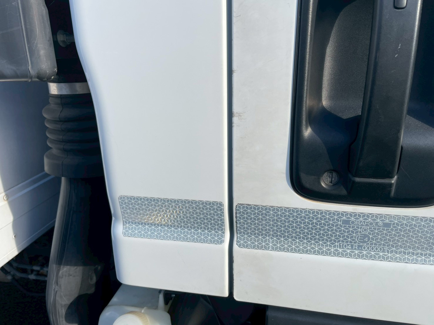 いすゞ エルフ 2RG-NPR88YN(2WD)の写真26