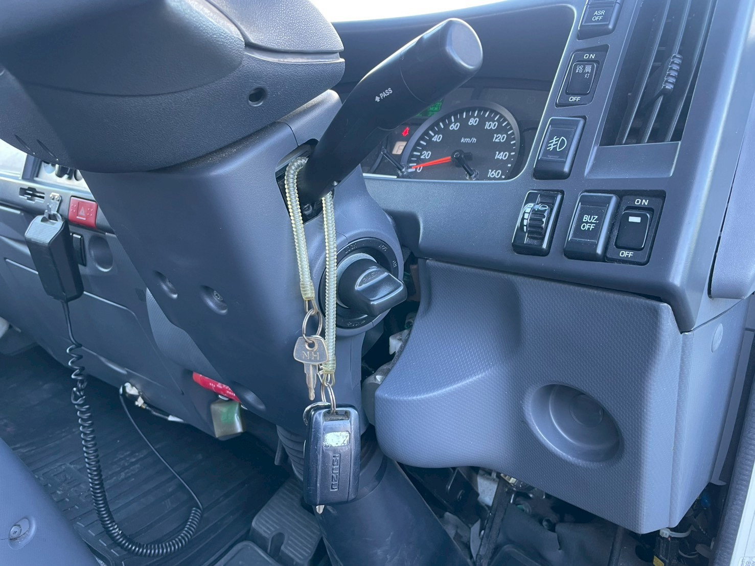 いすゞ エルフ 2RG-NPR88YN(2WD)の写真42