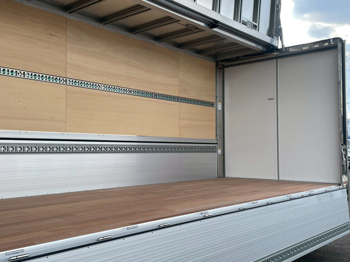 日野 レンジャー 2PG-FE2ACG(2WD)の写真12