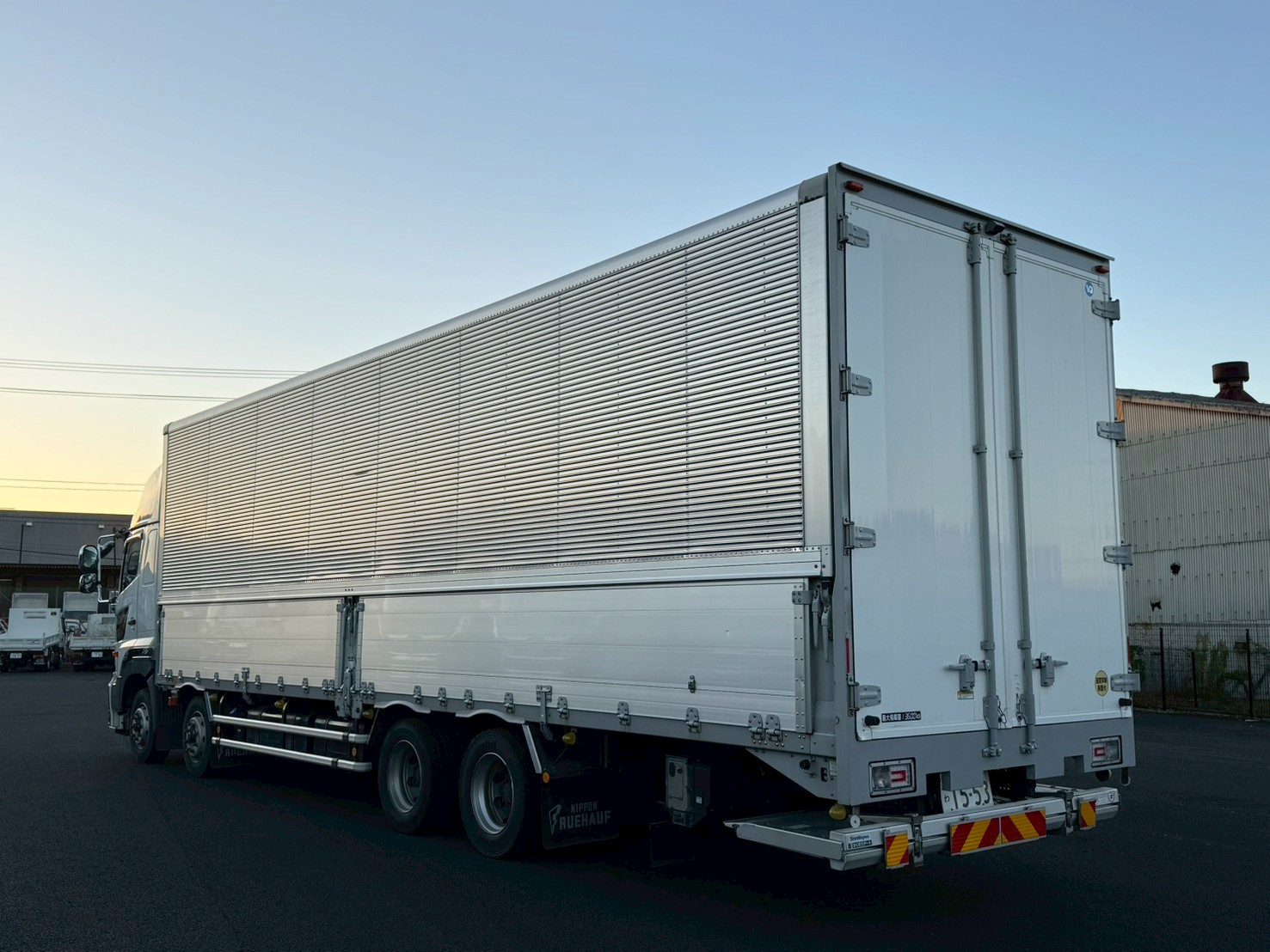 日野 プロフィア 2DG-FW1AHG(8x4)の写真6