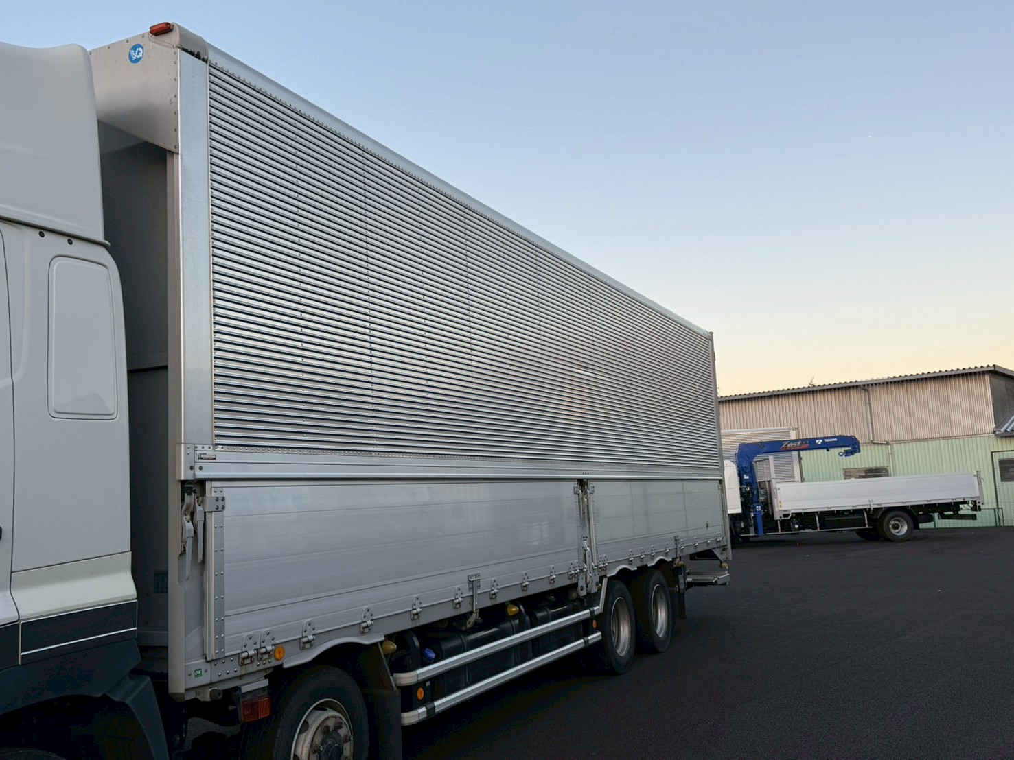 日野 プロフィア 2DG-FW1AHG(8x4)の写真8