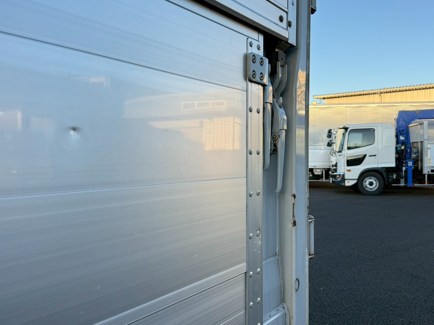 日野 プロフィア 2DG-FW1AHG(8x4)の写真24