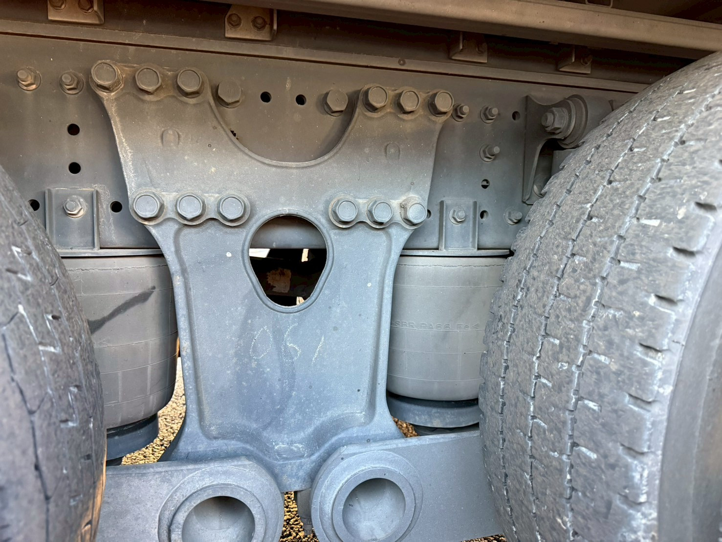 日野 プロフィア 2DG-FW1AHG(8x4)の写真34