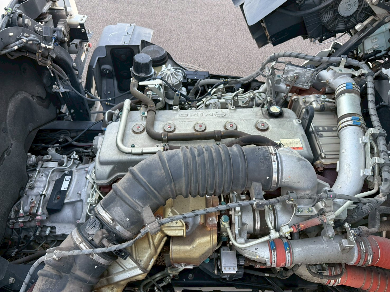 日野 プロフィア 2DG-FW1AHG(8x4)の写真37