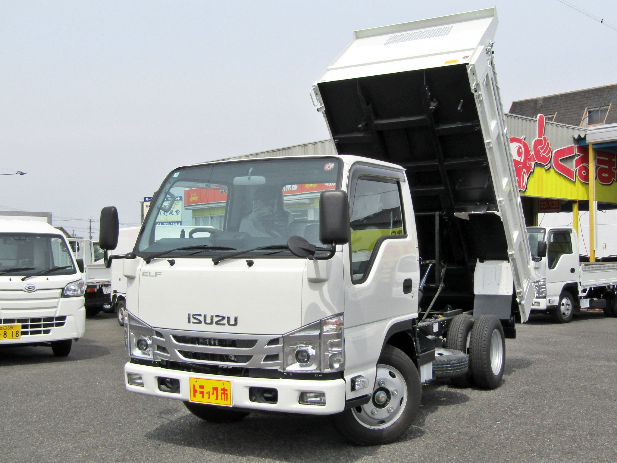 いすゞ エルフ 2RG-NKR88AD(2WD)の写真1