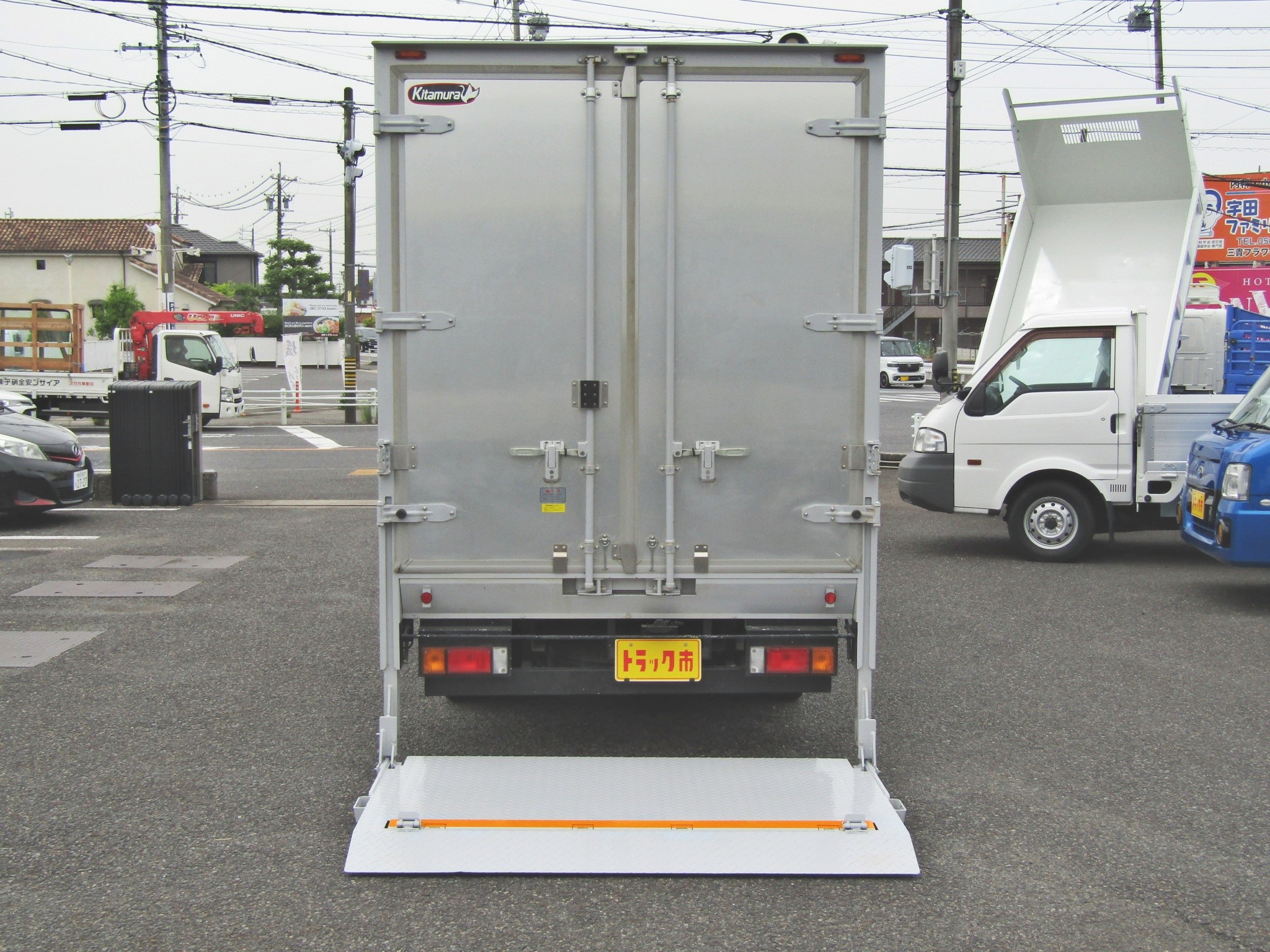 スペースのない狭い現場で活躍する垂直式パワーゲート！！揺れが少ないので精密機器などの輸送に最適☆|日産 アトラス CBF-SQ2F24(2WD)の写真6