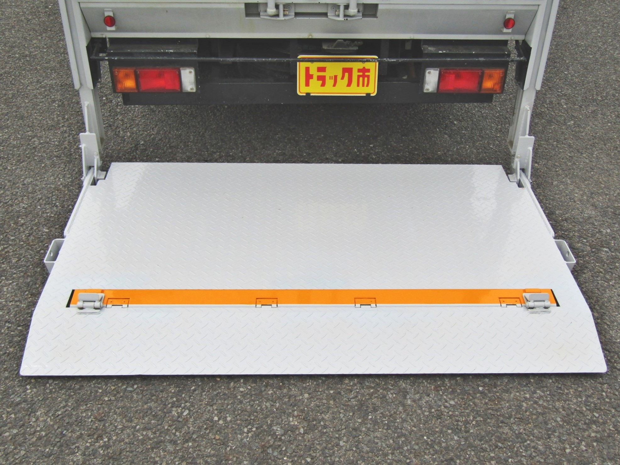 プラットフォームにはロック板も装備！積荷の落下を防ぐことができます☆|日産 アトラス CBF-SQ2F24(2WD)の写真7